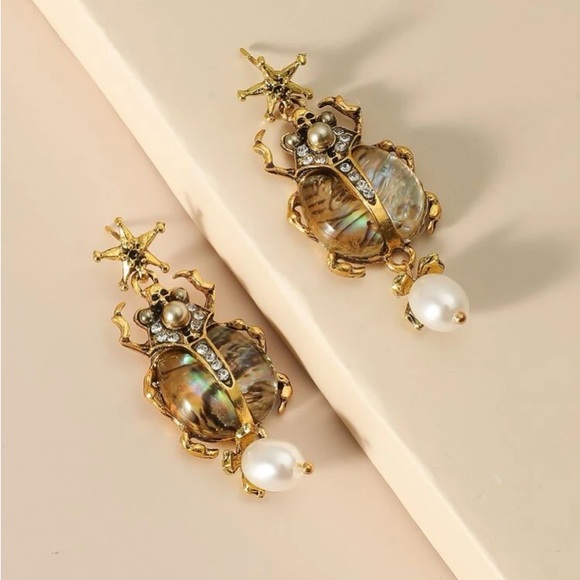 Unique👑✨Regal Royal Beetle Antique Gold Abalone Bedazzled Pearl Drop Ear… - Picture 3 of 11